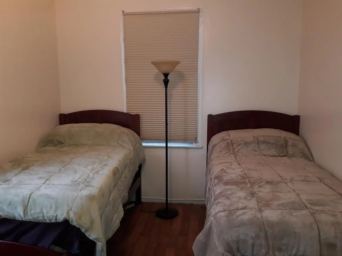 Brooklyn Tourists Haven Hotel New York Apartment